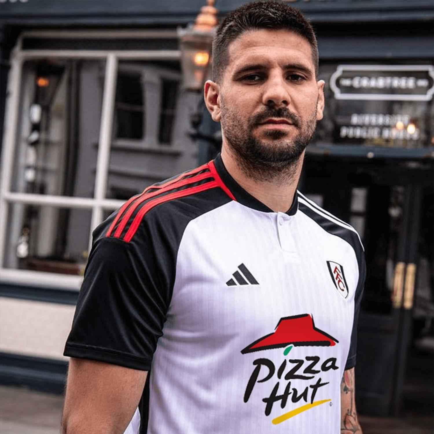 Fulham 23-24 kit classic sponsor