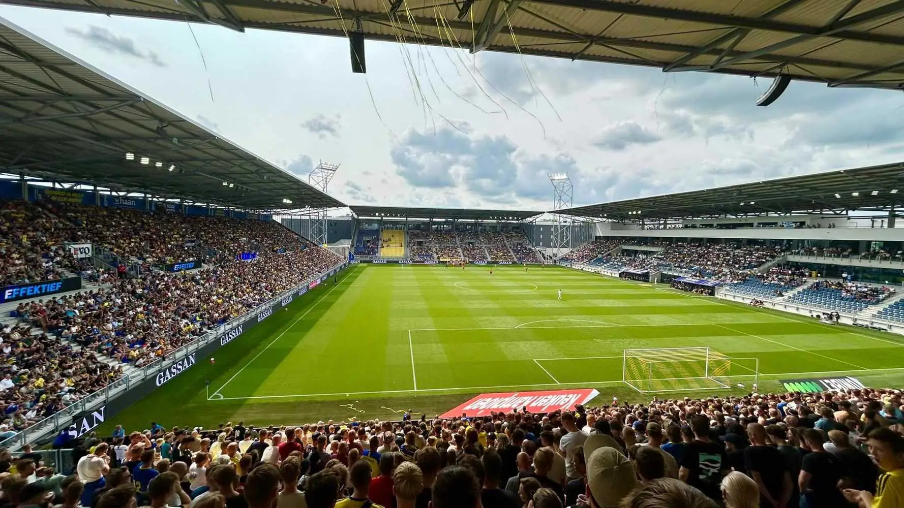 Sân vận động Kooi Stadion: Trải nghiệm thể thao tuyệt vời tại điểm đến lý tưởng