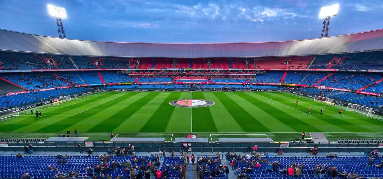 Sân vận động Stadion Feijenoord: Khám phá lịch sử và thiết kế độc đáo