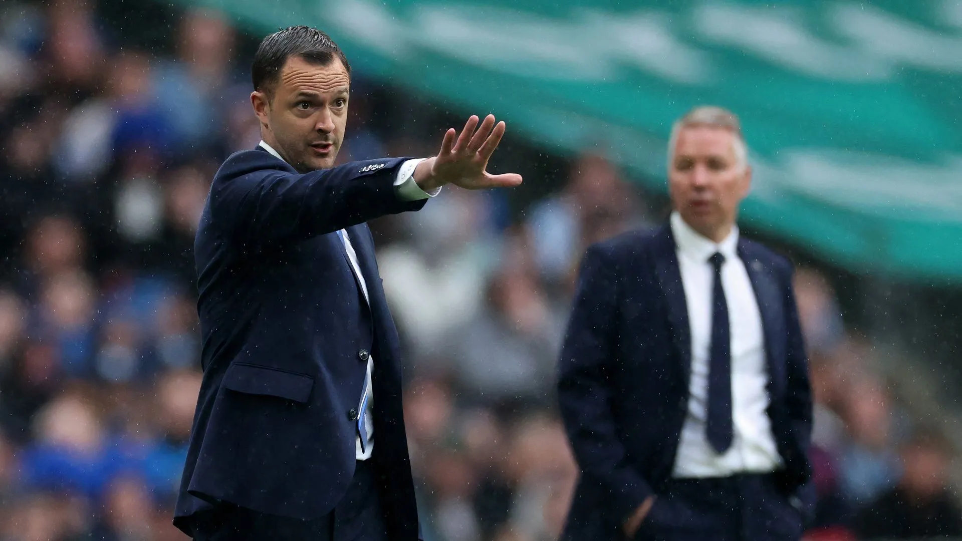 HLV Chris Davies của Birmingham City tại sân Wembley