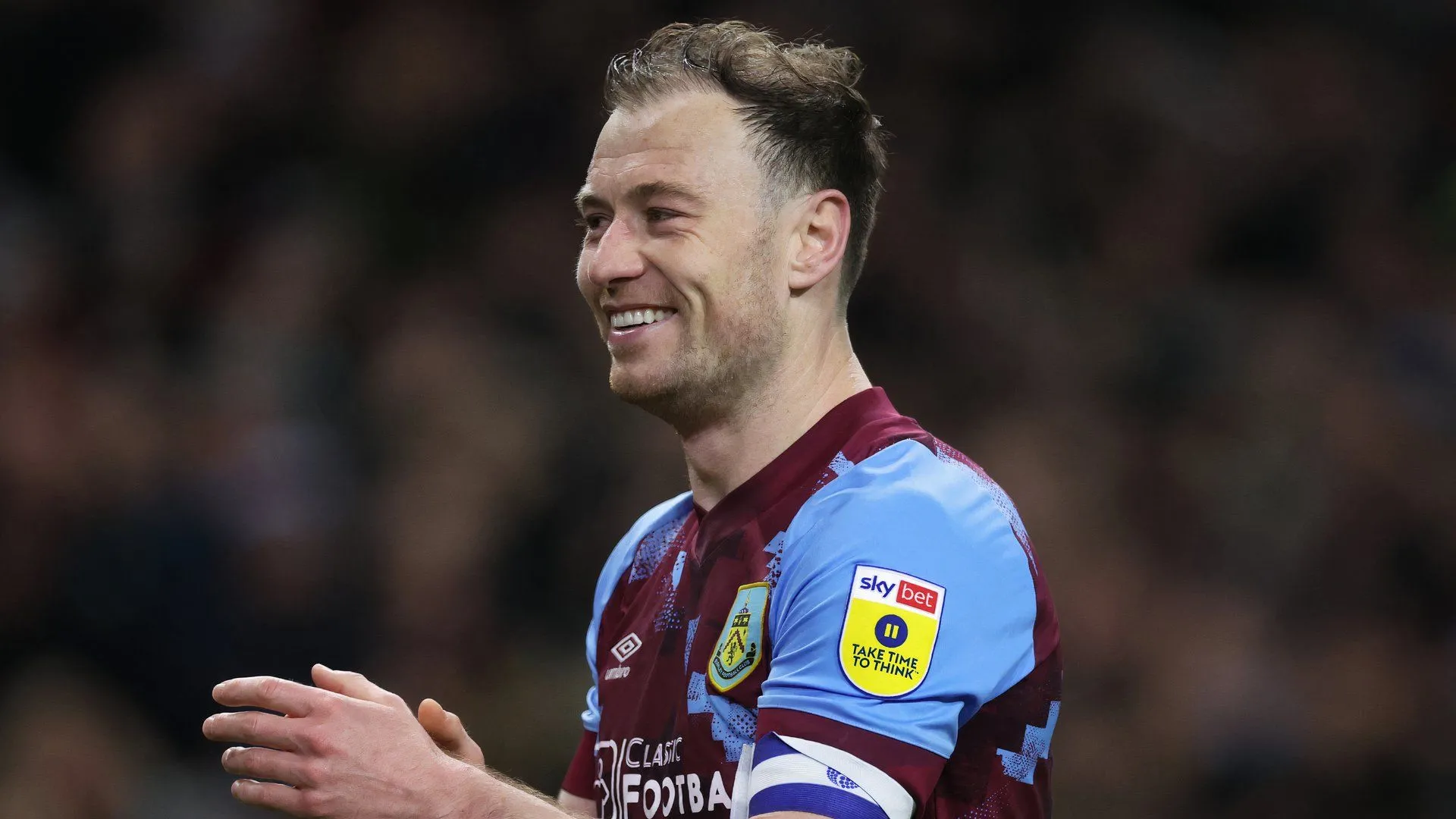Tiền đạo Ashley Barnes, đồng đội của Brownhill tại Burnley