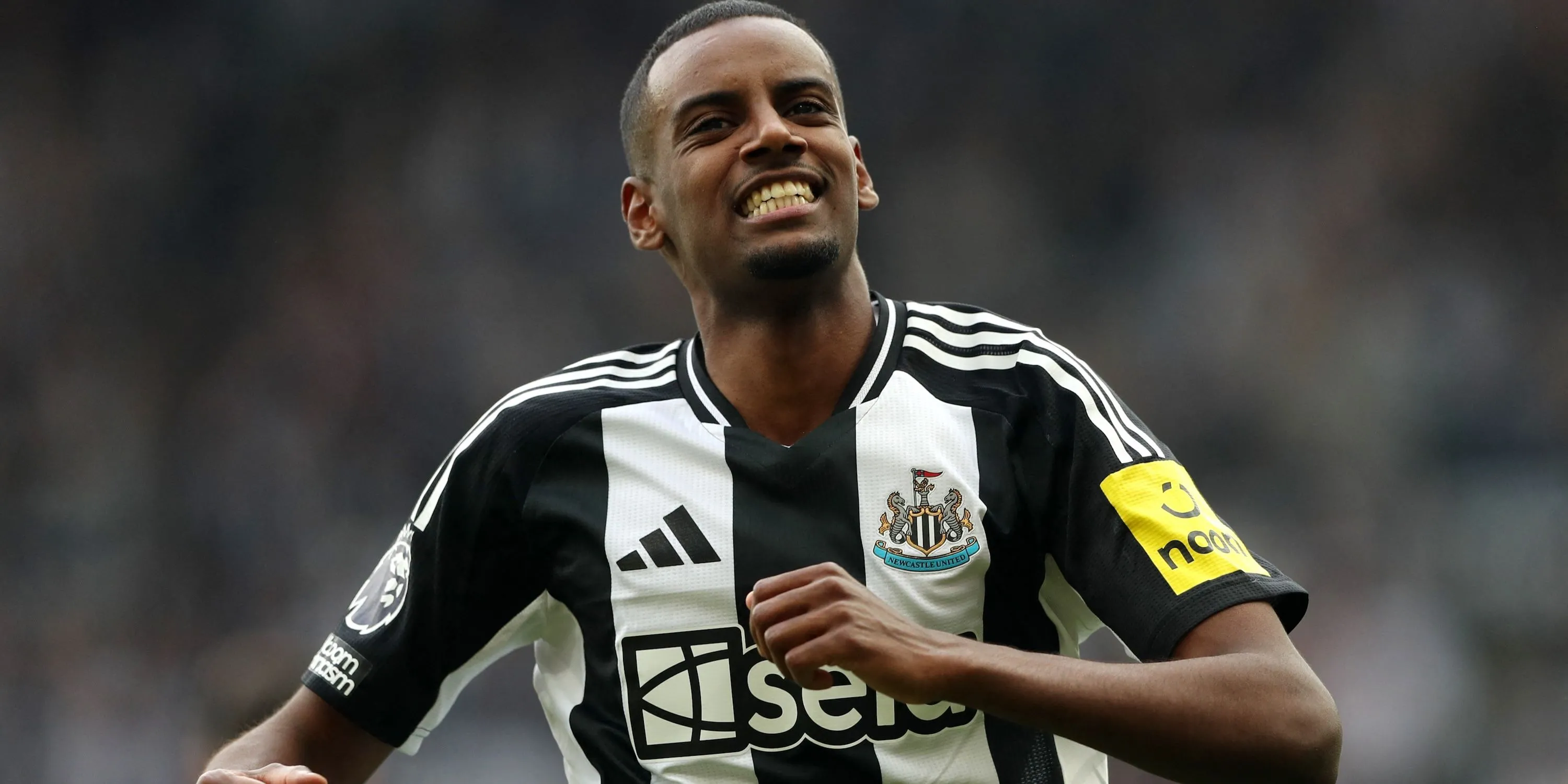 Alexander Isak của Newcastle United ăn mừng bàn thắng đầu tiên cho đội bóng
