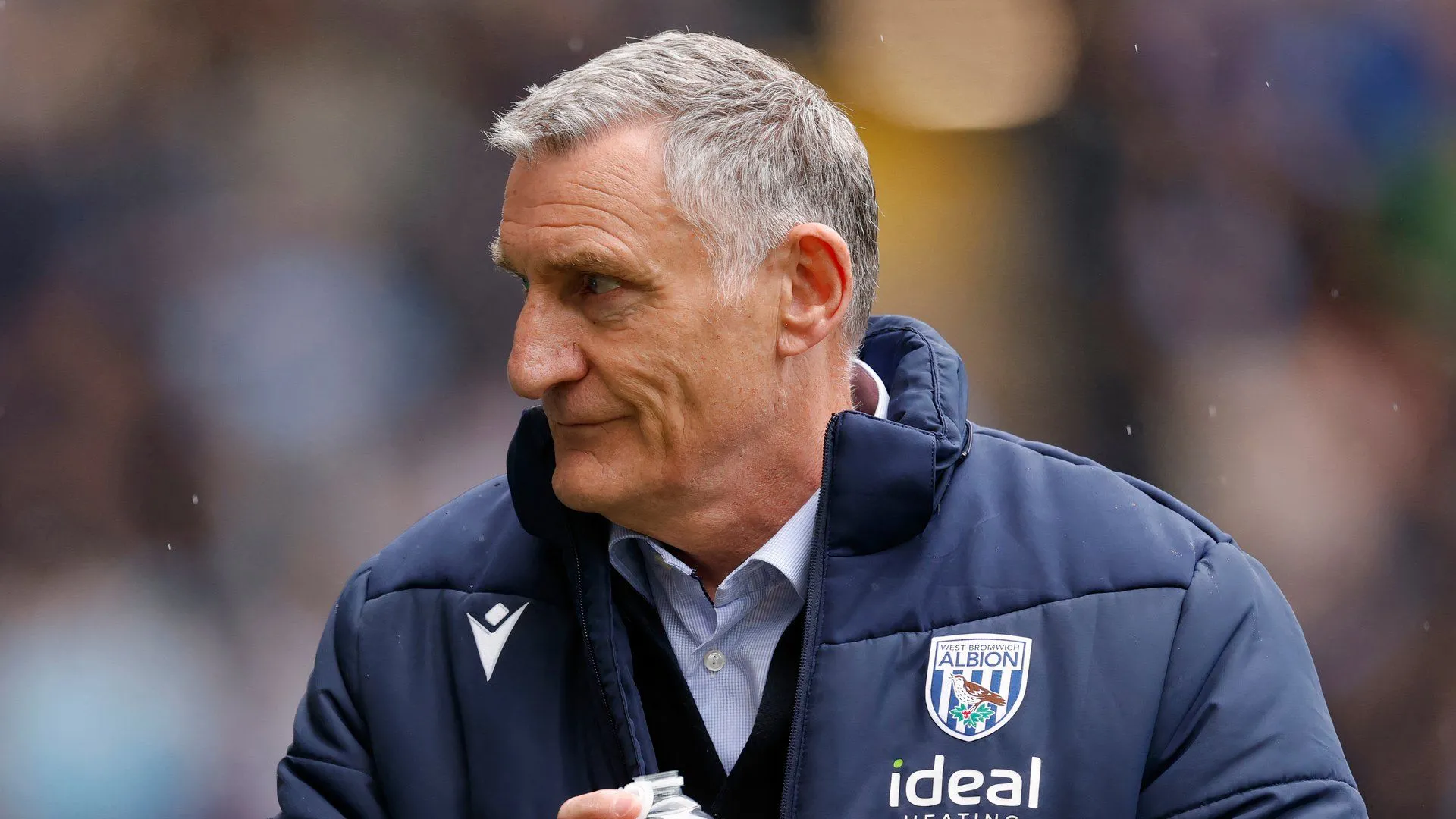 Huấn luyện viên Tony Mowbray khi còn dẫn dắt West Brom