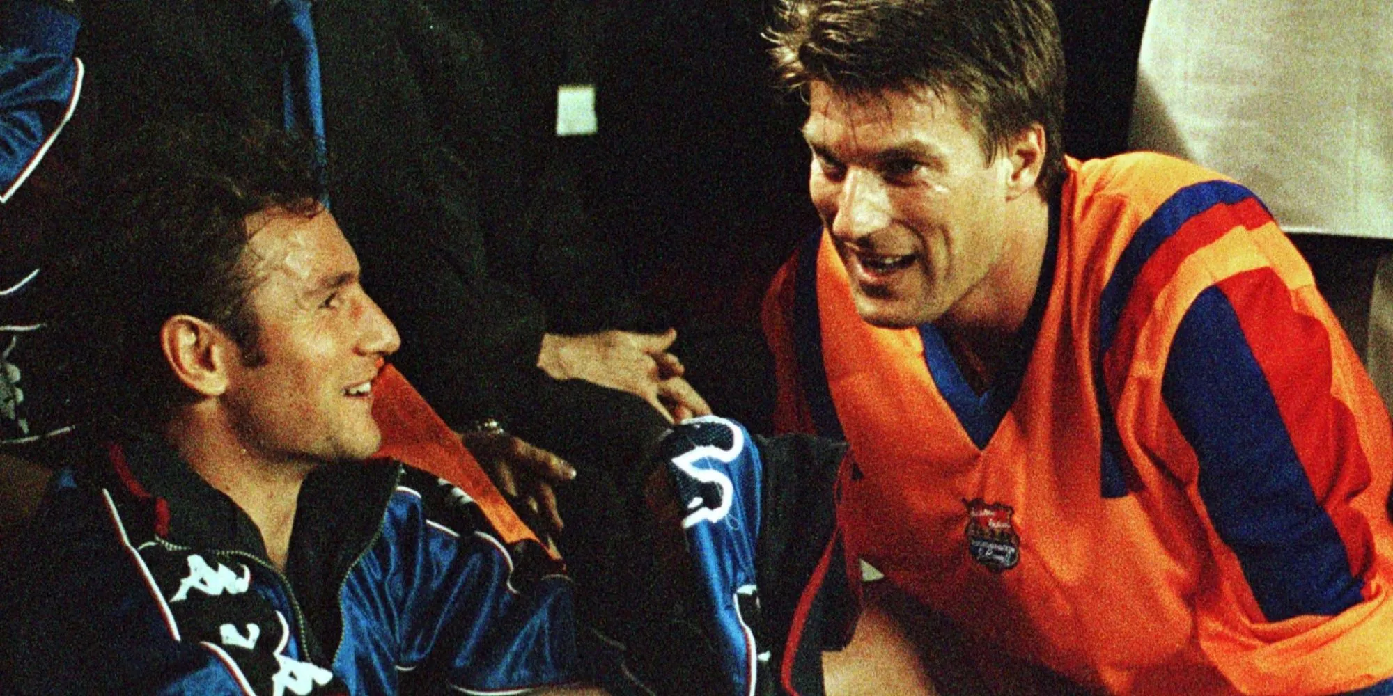 Huyền thoại Michael Laudrup trong màu áo Barcelona