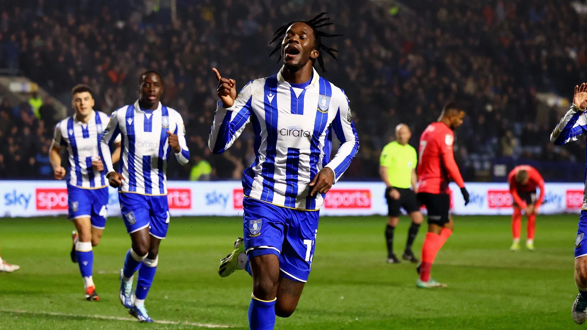 Ike Ugbo, tiền đạo gặp khó khăn sau khi chuyển đến Sheffield Wednesday