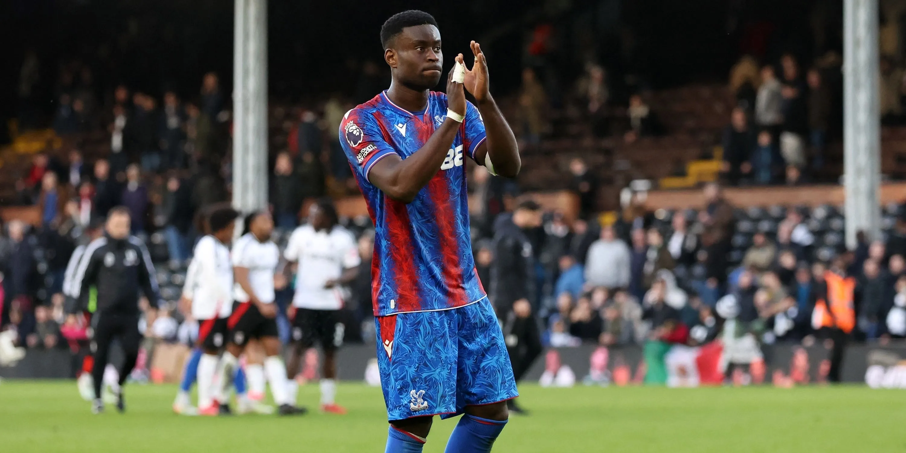 Marc Guehi của Crystal Palace vui mừng sau một trận đấu thành công