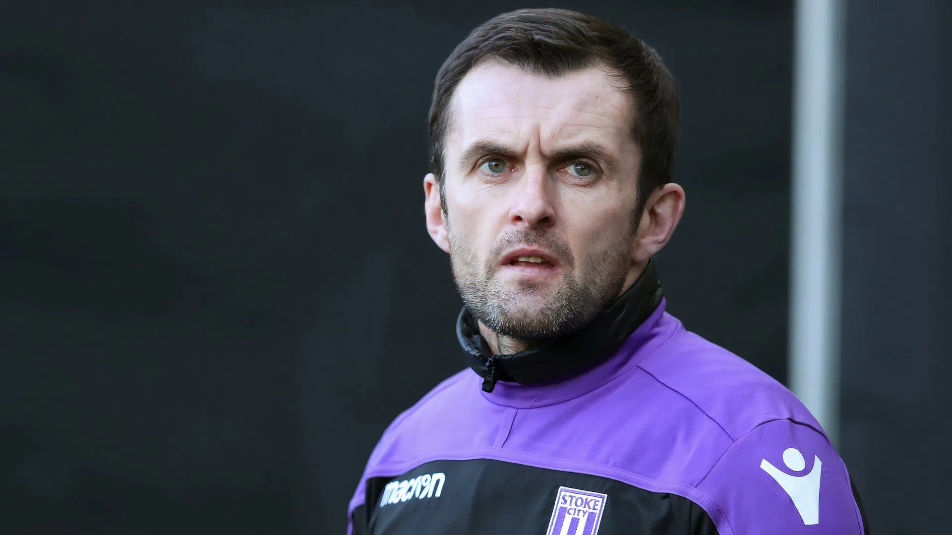 Nathan Jones thời còn dẫn dắt Stoke City