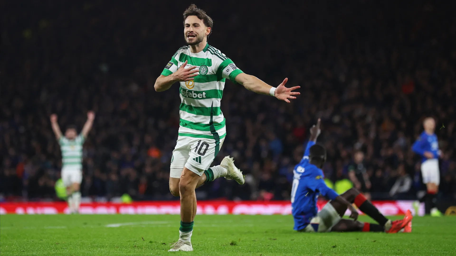 Nicolas Kuhn của Celtic thi đấu