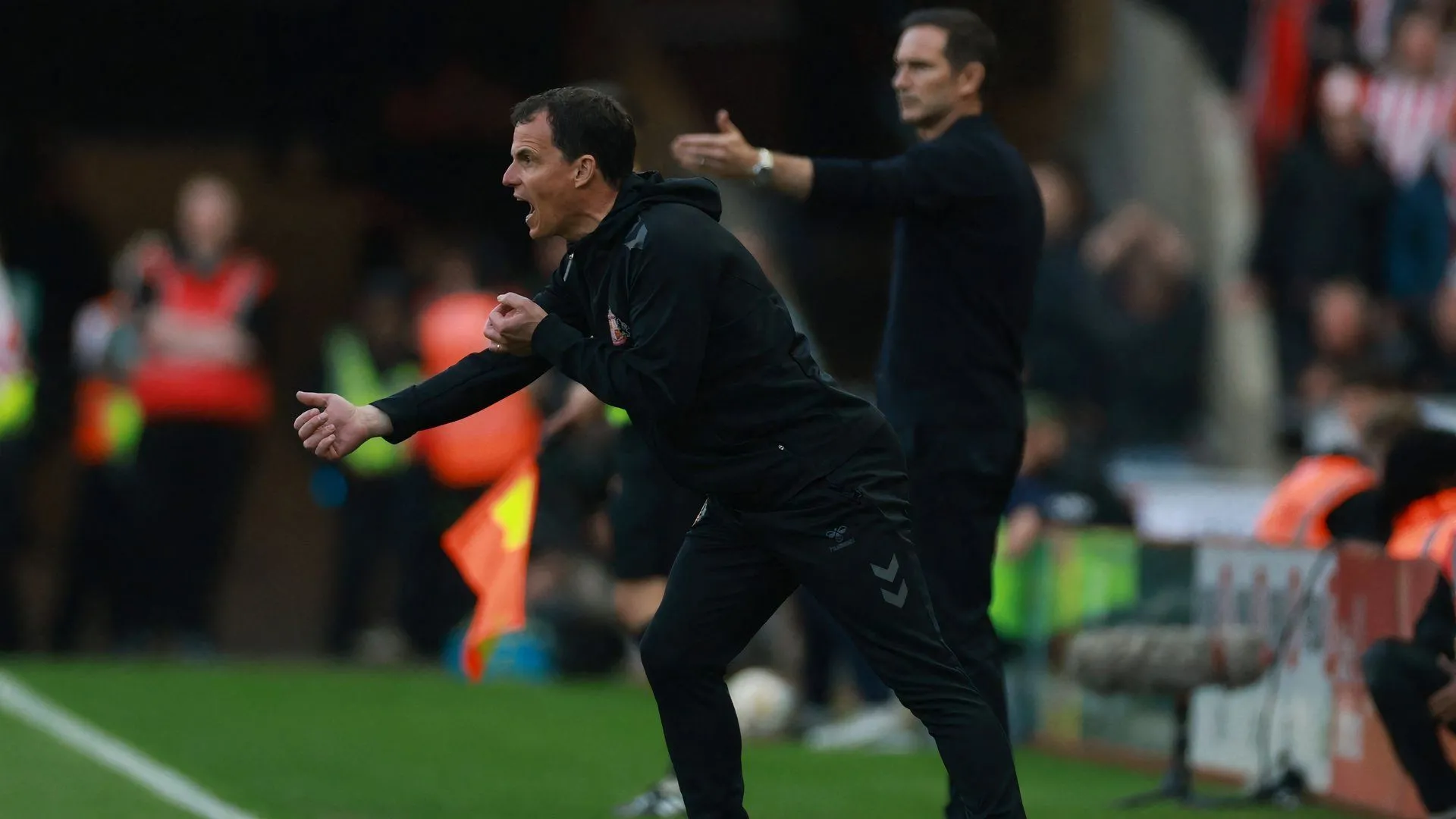 Regis Le Bris chỉ đạo trận đấu của Sunderland gặp Coventry City