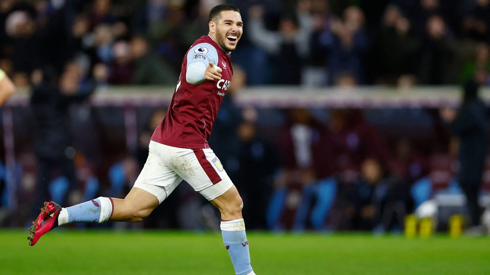 Tiền vệ Emi Buendia, cầu thủ từng dính chấn thương nặng, đang được Leeds United quan tâm cho vị trí số 10.
