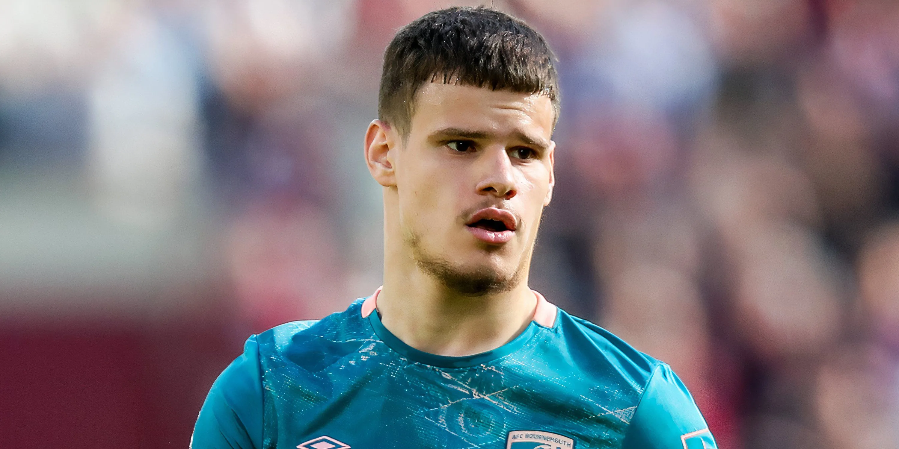Hậu vệ Milos Kerkez thi đấu cho Bournemouth tại Ngoại hạng Anh