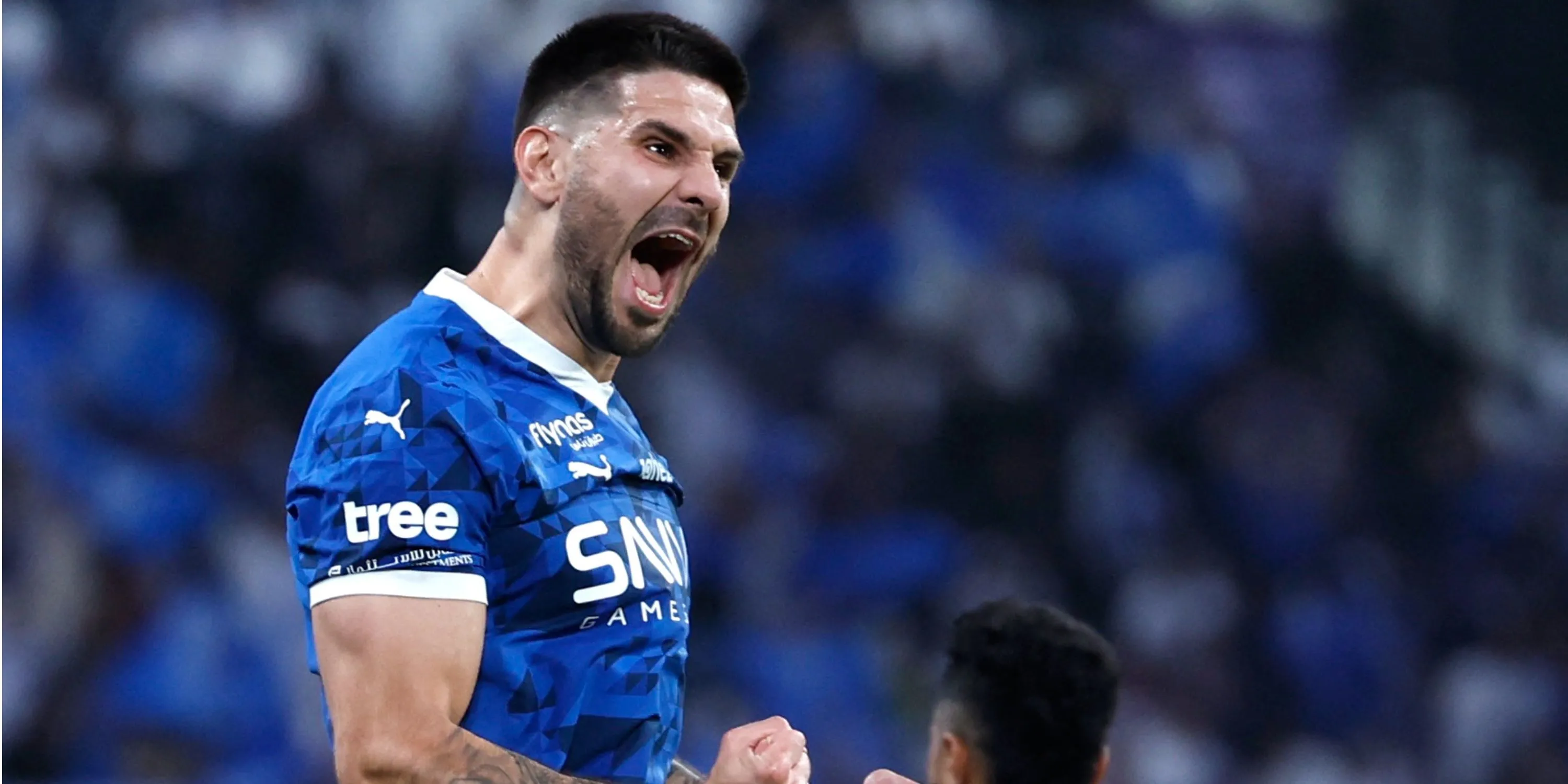 Aleksandar Mitrovic trong màu áo Al-Hilal, ăn mừng bàn thắng, thể hiện phong độ cao ở Saudi Pro League