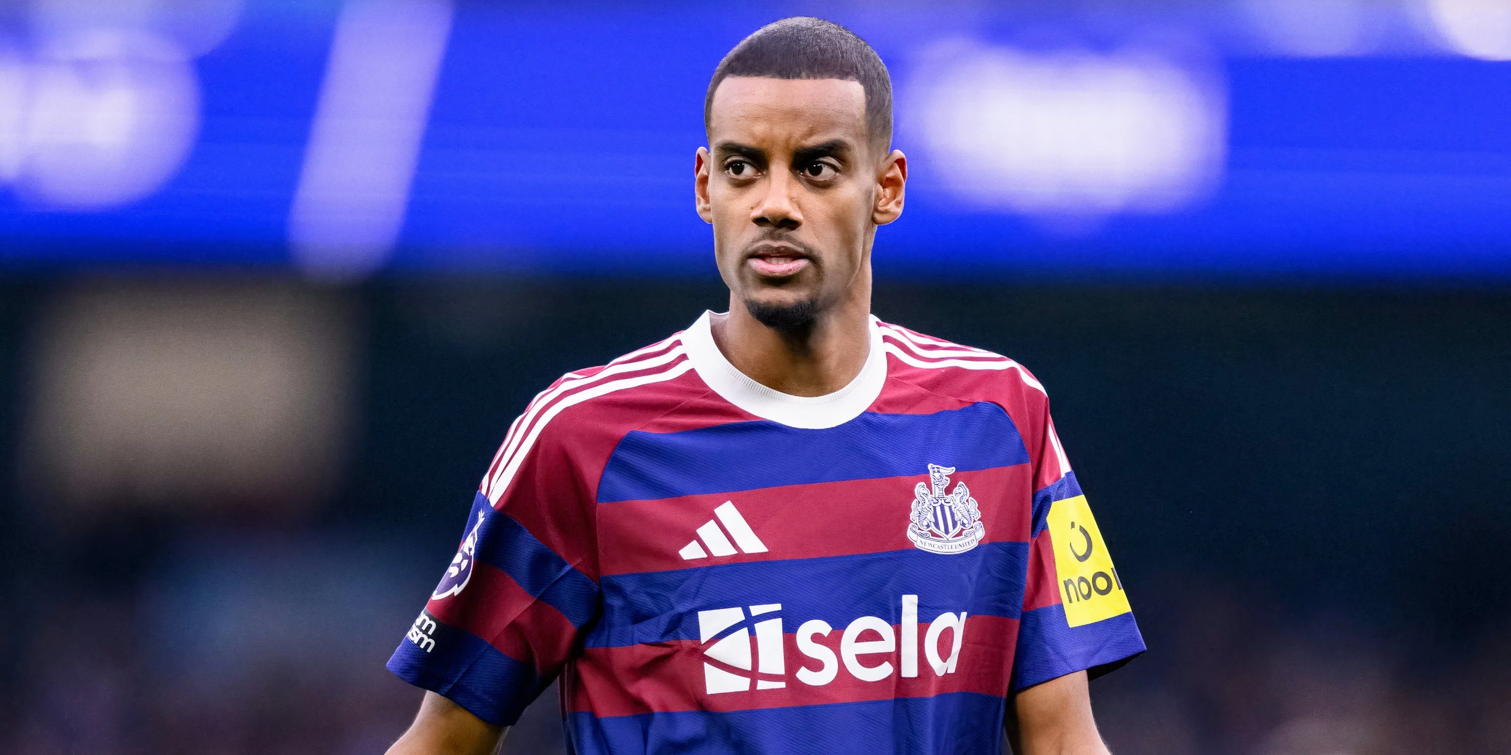 Alexander Isak, tiền đạo chủ lực của Newcastle United, trong một pha bóng tấn công.