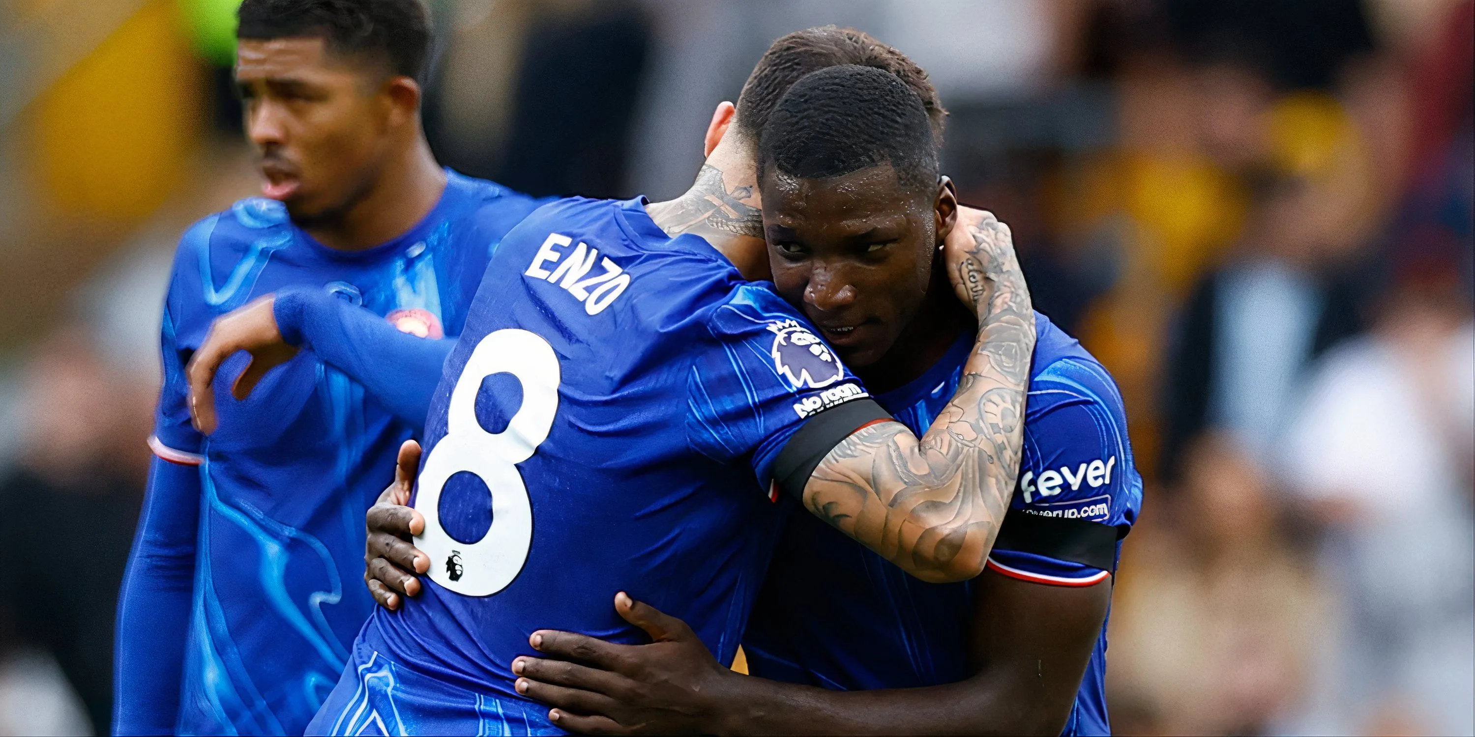 Bộ đôi tiền vệ Enzo Fernandez và Moises Caicedo của Chelsea phối hợp