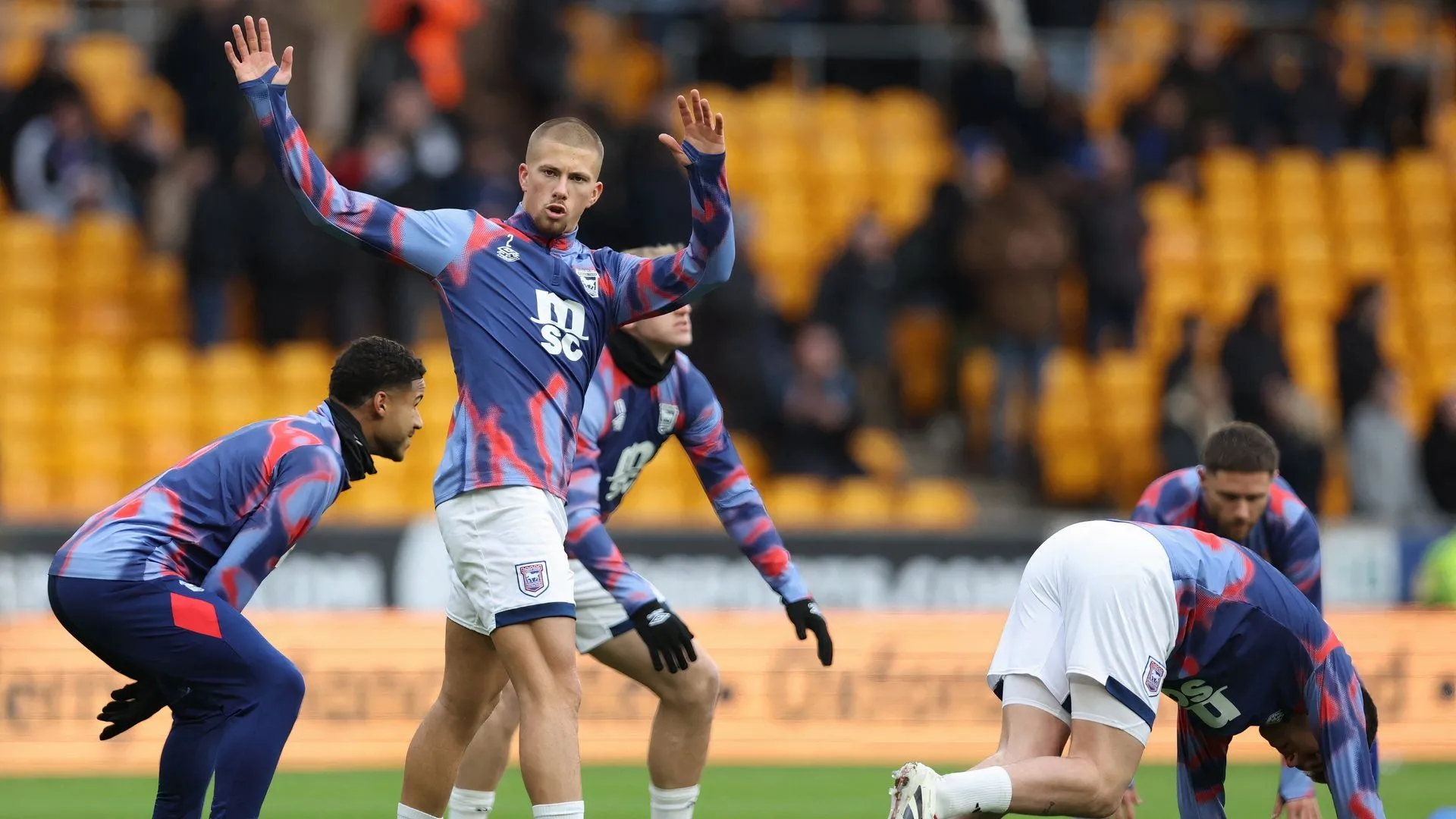 Harry Clarke trong màu áo Ipswich Town, đối mặt với tương lai đầy bất định tại câu lạc bộ.
