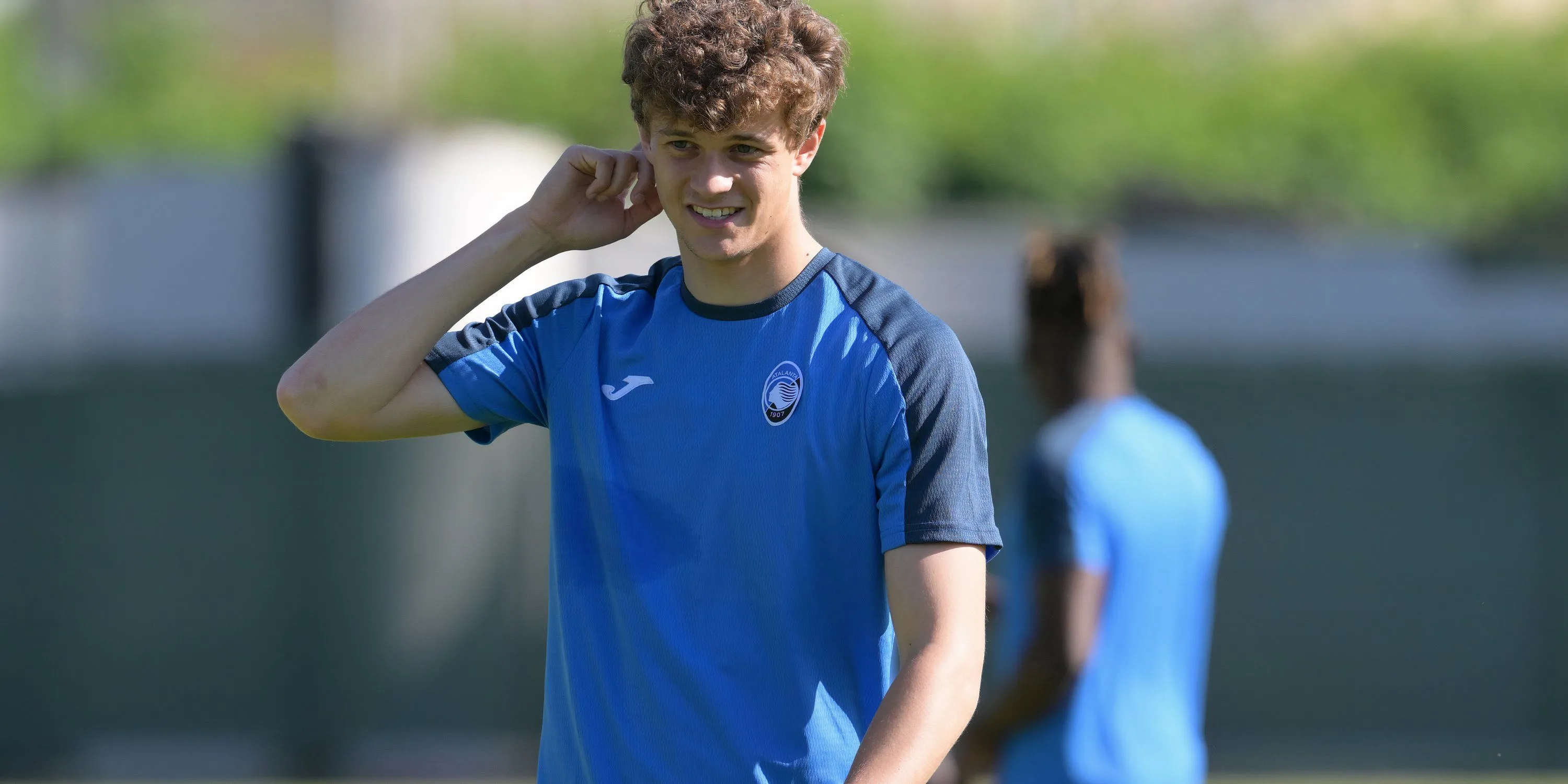 Hình ảnh minh họa chuyển nhượng cầu thủ trẻ tiềm năng cho hàng thủ Manchester United trong kỷ nguyên Ruben Amorim