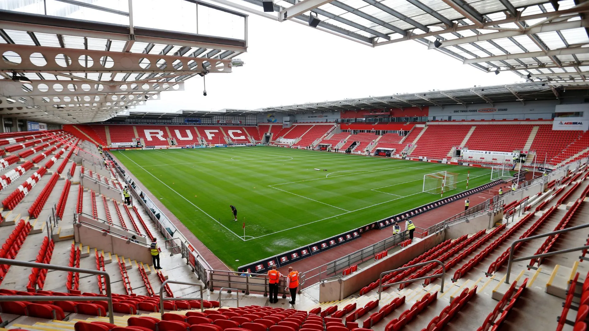 Hình ảnh sân vận động New York Stadium, sân nhà của Rotherham United