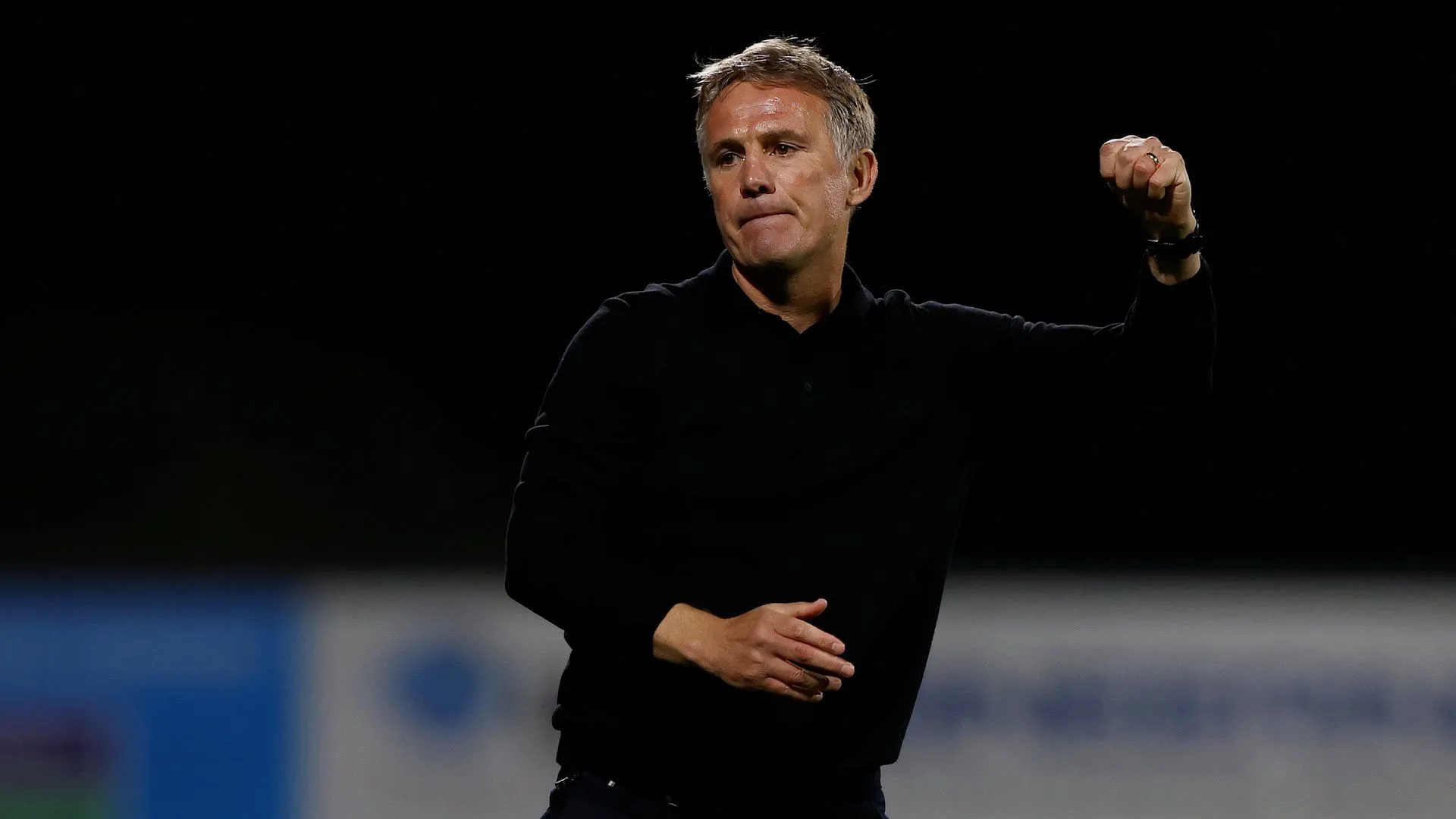 Huấn luyện viên Phil Parkinson thể hiện quyết tâm xây dựng đội hình Wrexham