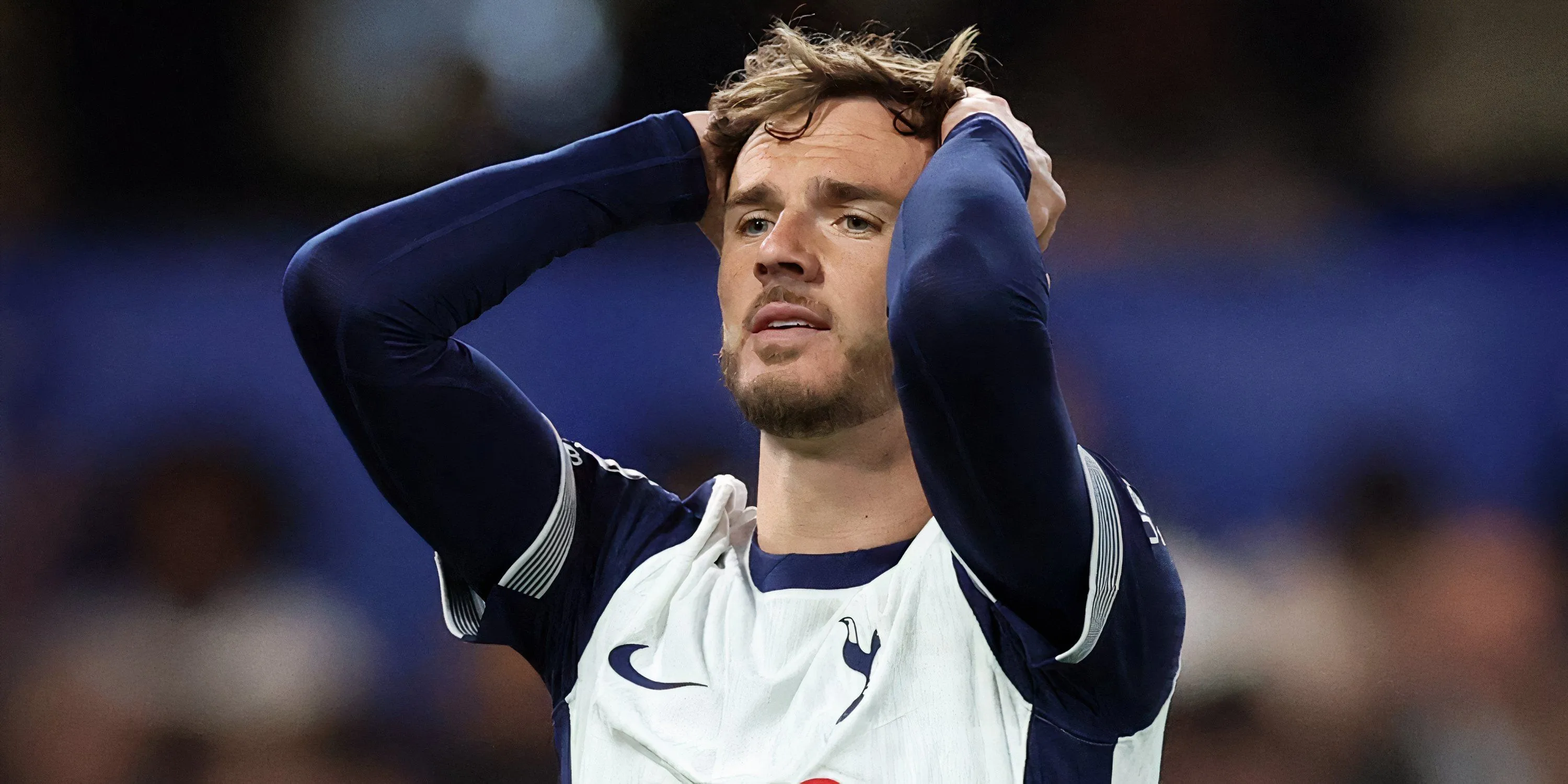 James Maddison thi đấu trong màu áo Tottenham Hotspur
