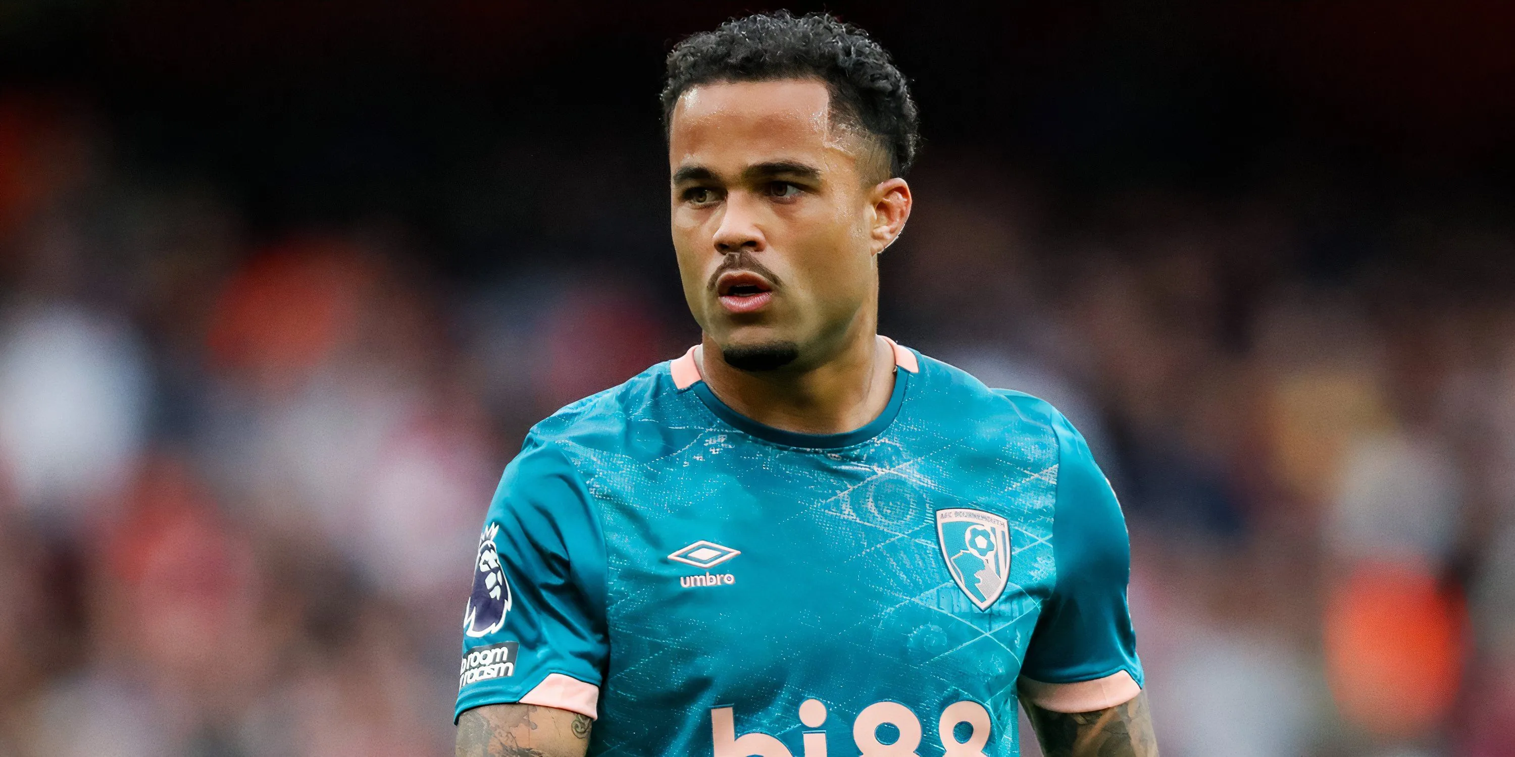 Justin Kluivert thi đấu cho Bournemouth tại Premier League
