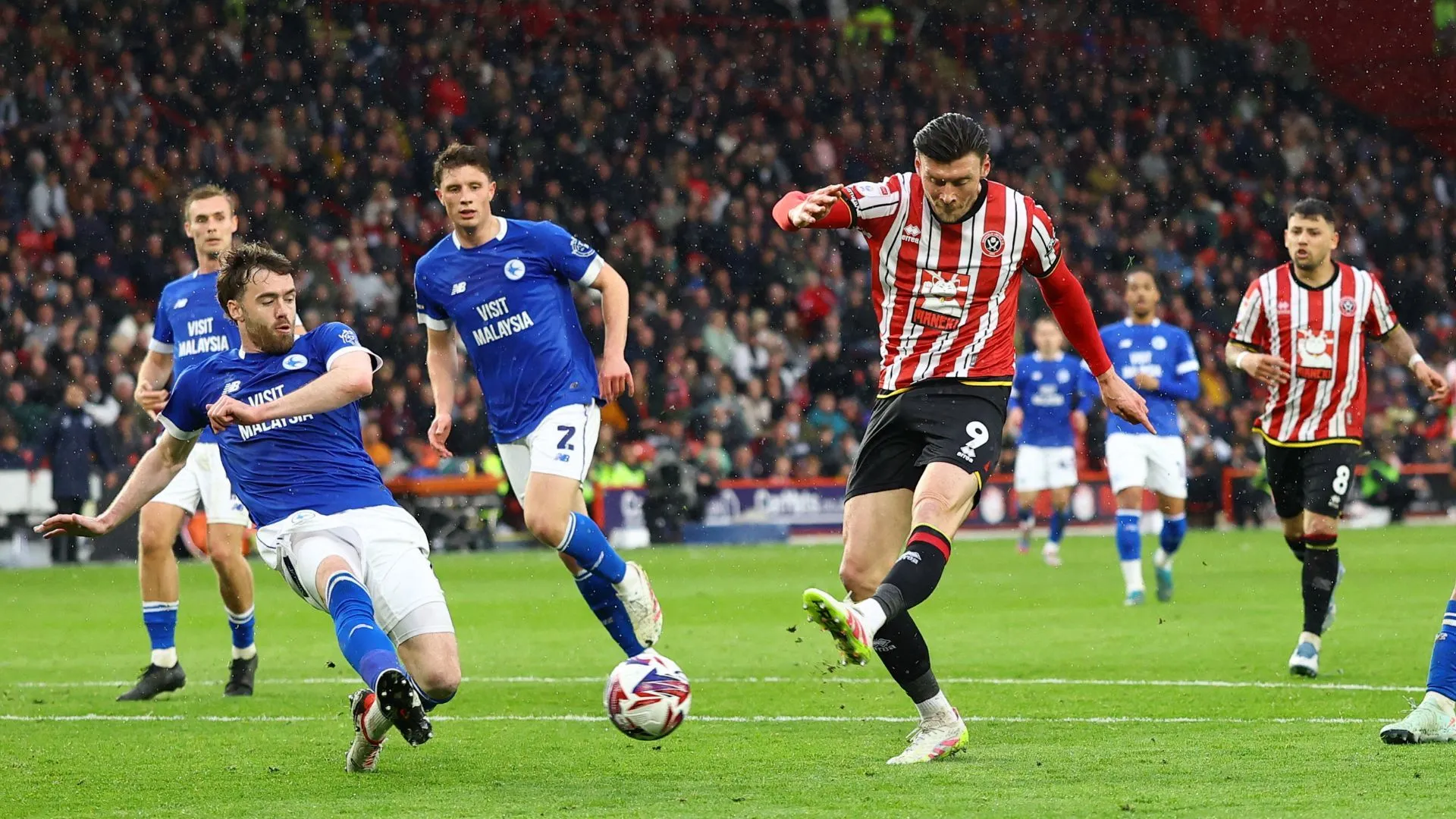 Kieffer Moore trong màu áo Sheffield United, tiền đạo mục tiêu của Wrexham