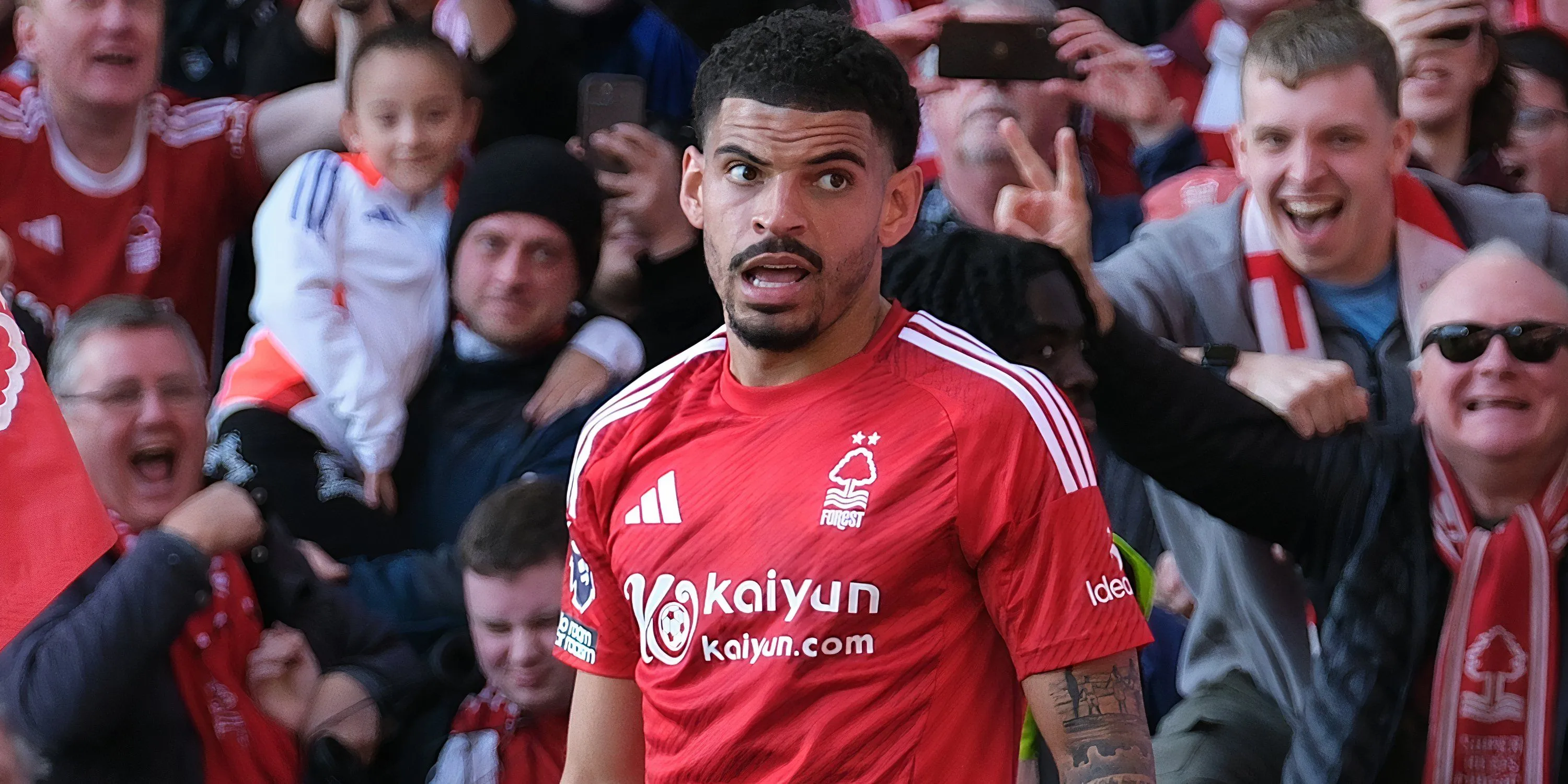 Morgan Gibbs-White ăn mừng bàn thắng cho Nottingham Forest, cầu thủ mục tiêu của Tottenham.