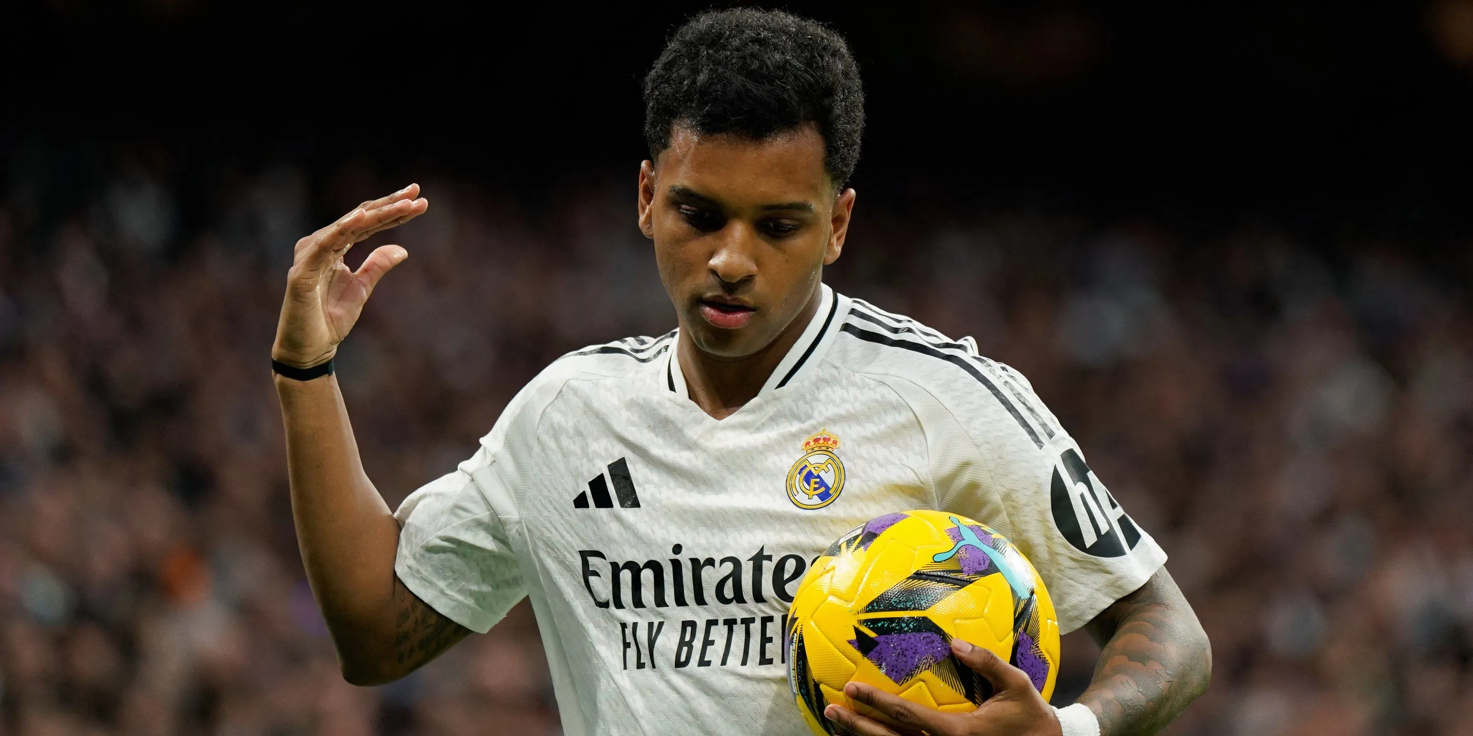 Rodrygo trong màu áo Real Madrid, mục tiêu chuyển nhượng kỷ lục của Tottenham