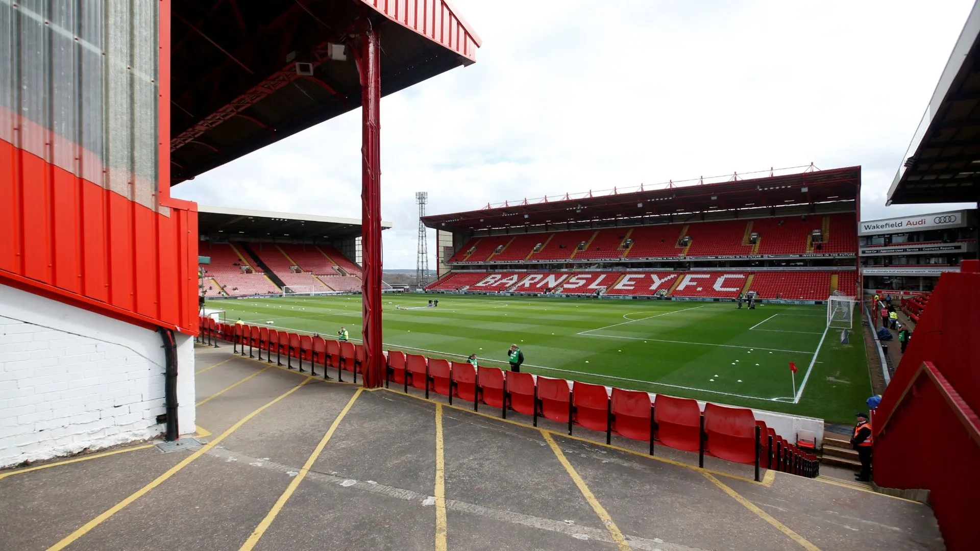 Sân vận động Oakwell, thánh địa của Barnsley và nỗi lo về phong độ sân nhà