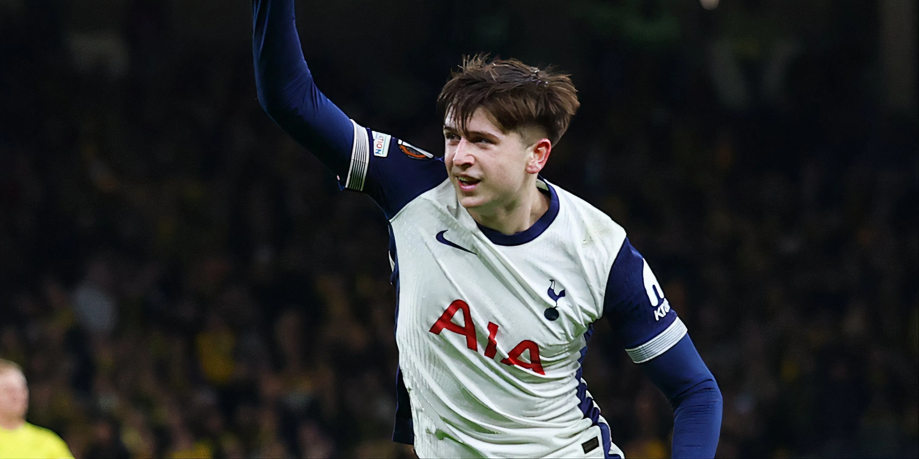 Tài năng trẻ Mikey Moore của Tottenham Hotspur trên sân cỏ, mục tiêu cho mượn của Rangers.