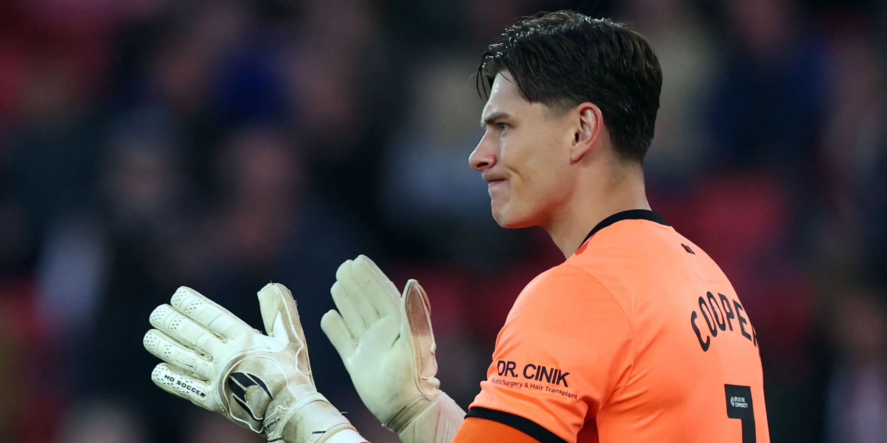 Thủ môn Michael Cooper trong màu áo Sheffield United, mục tiêu chuyển nhượng của West Ham.