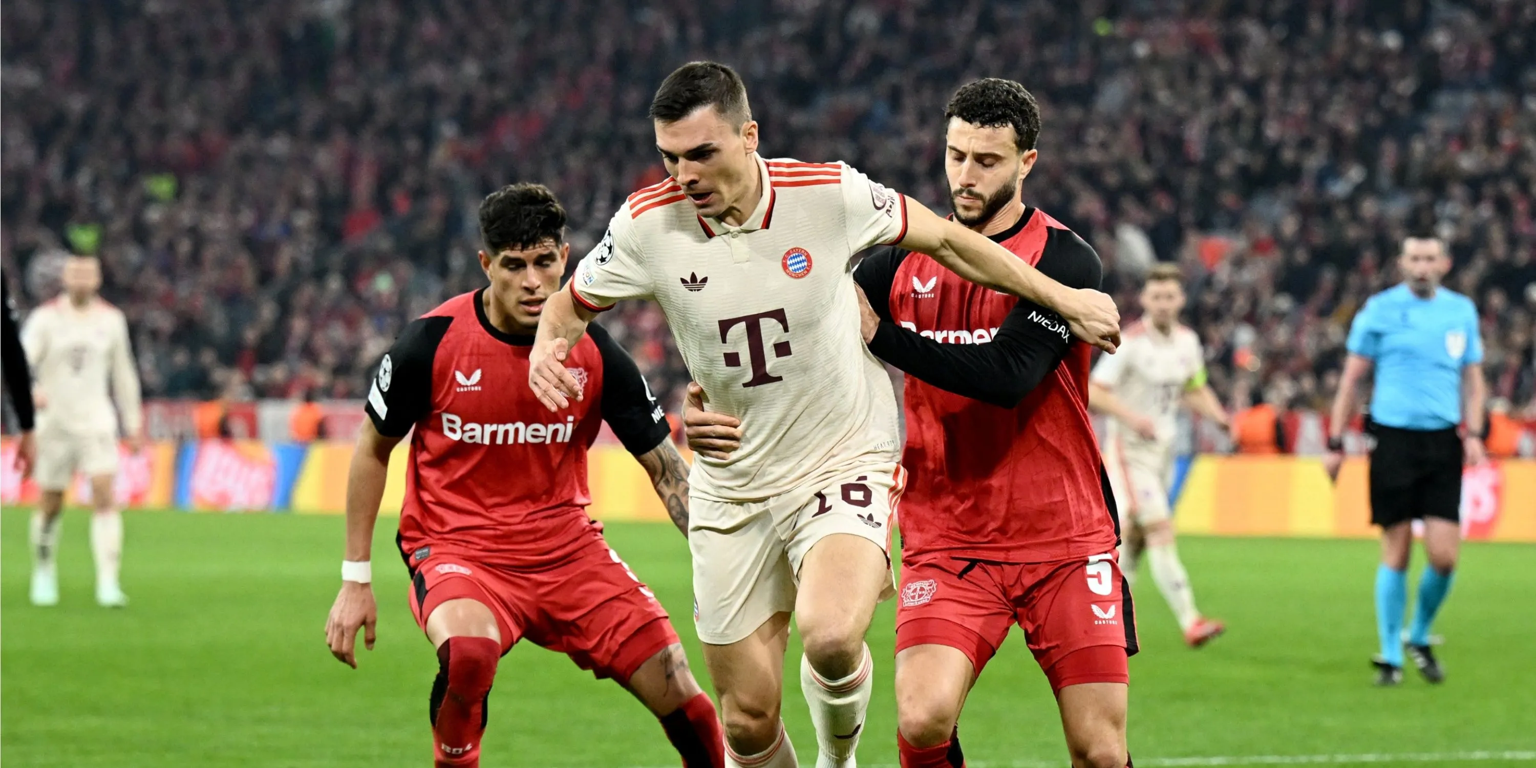 Tiền vệ João Palhinha trong màu áo Bayern Munich, mục tiêu tiềm năng của Manchester United trên thị trường chuyển nhượng.