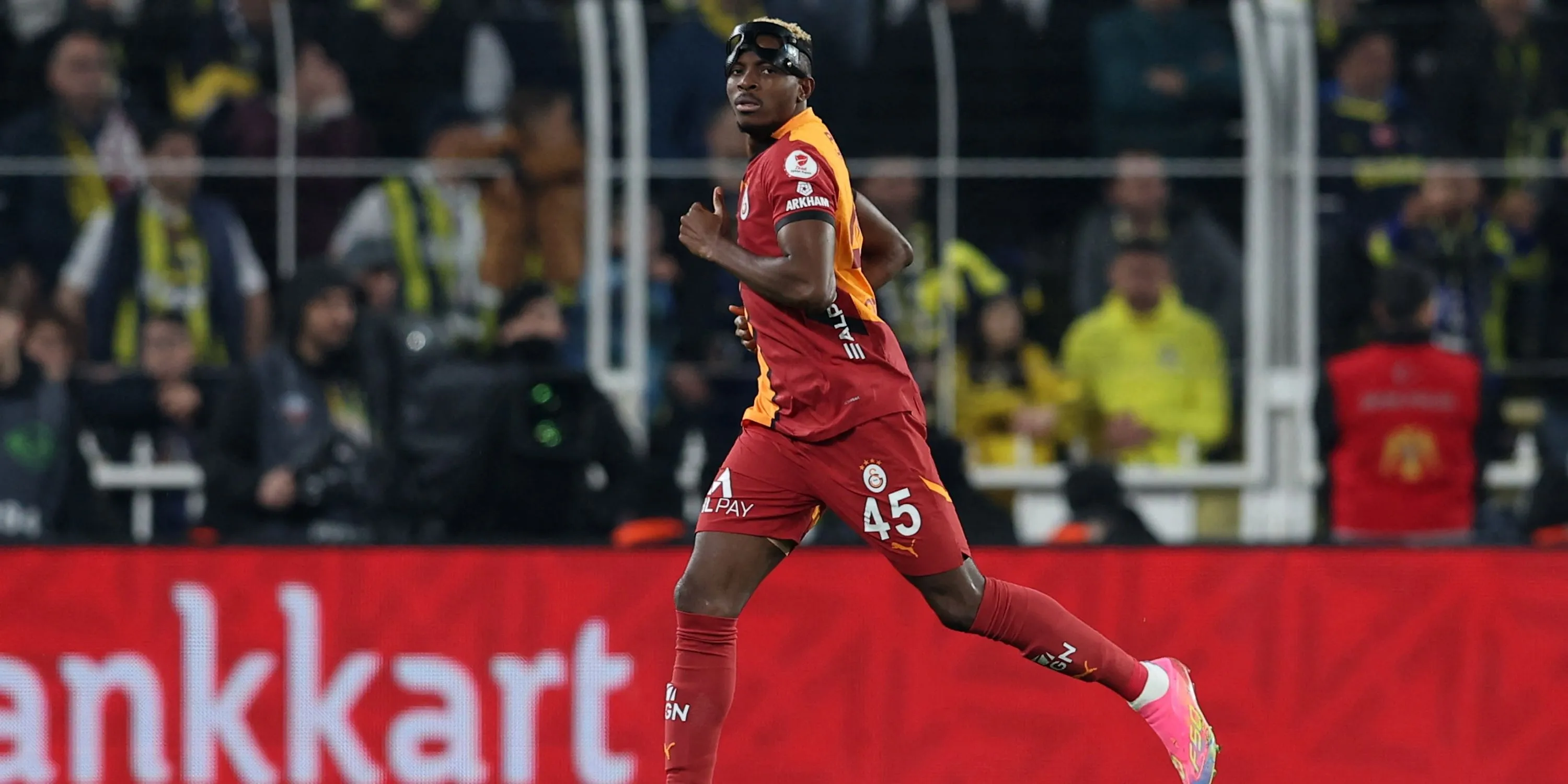 Victor Osimhen ăn mừng bàn thắng trong thời gian cho mượn tại Galatasaray