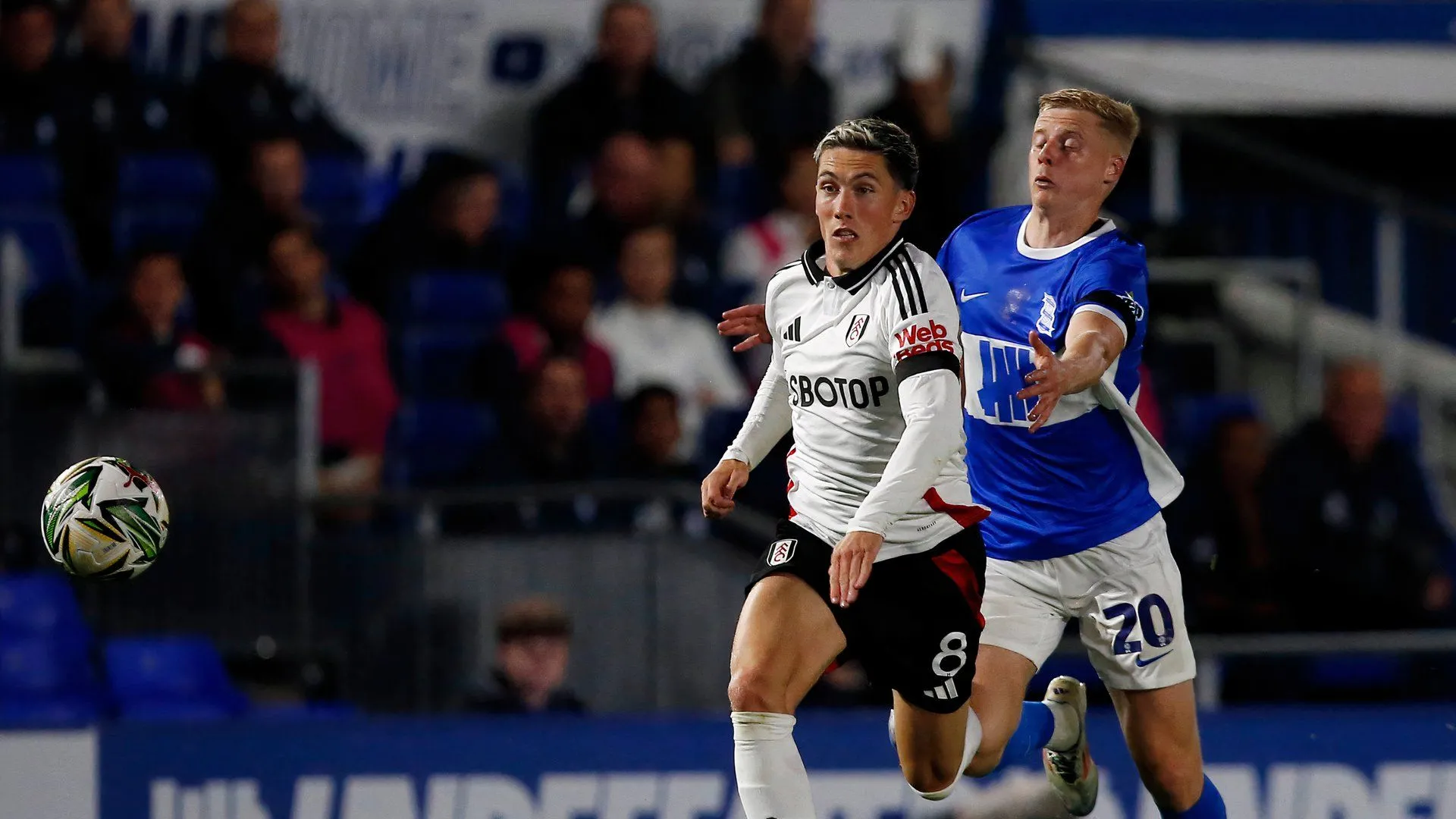 Alex Cochrane và Harry Wilson trong trận Birmingham City gặp Fulham