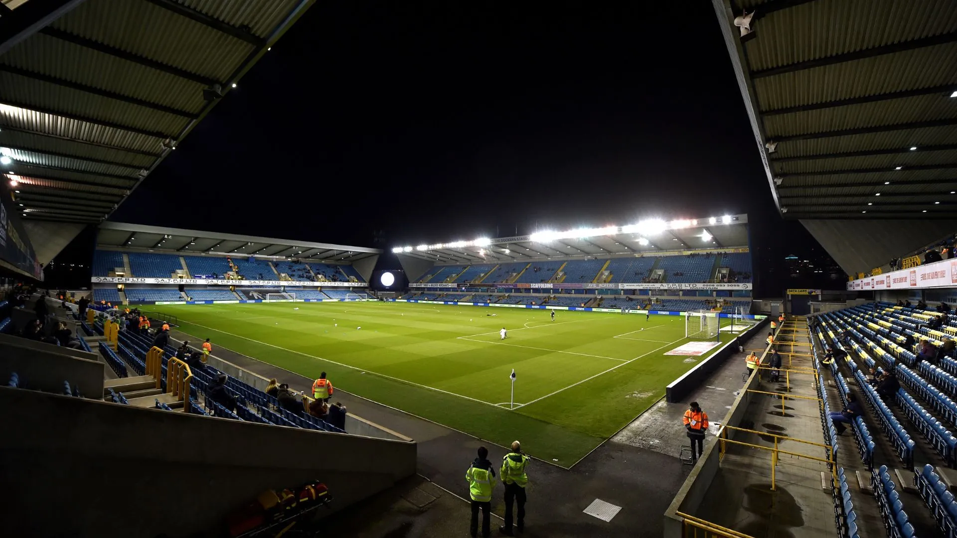 Cổng vào sân vận động The Den của Millwall