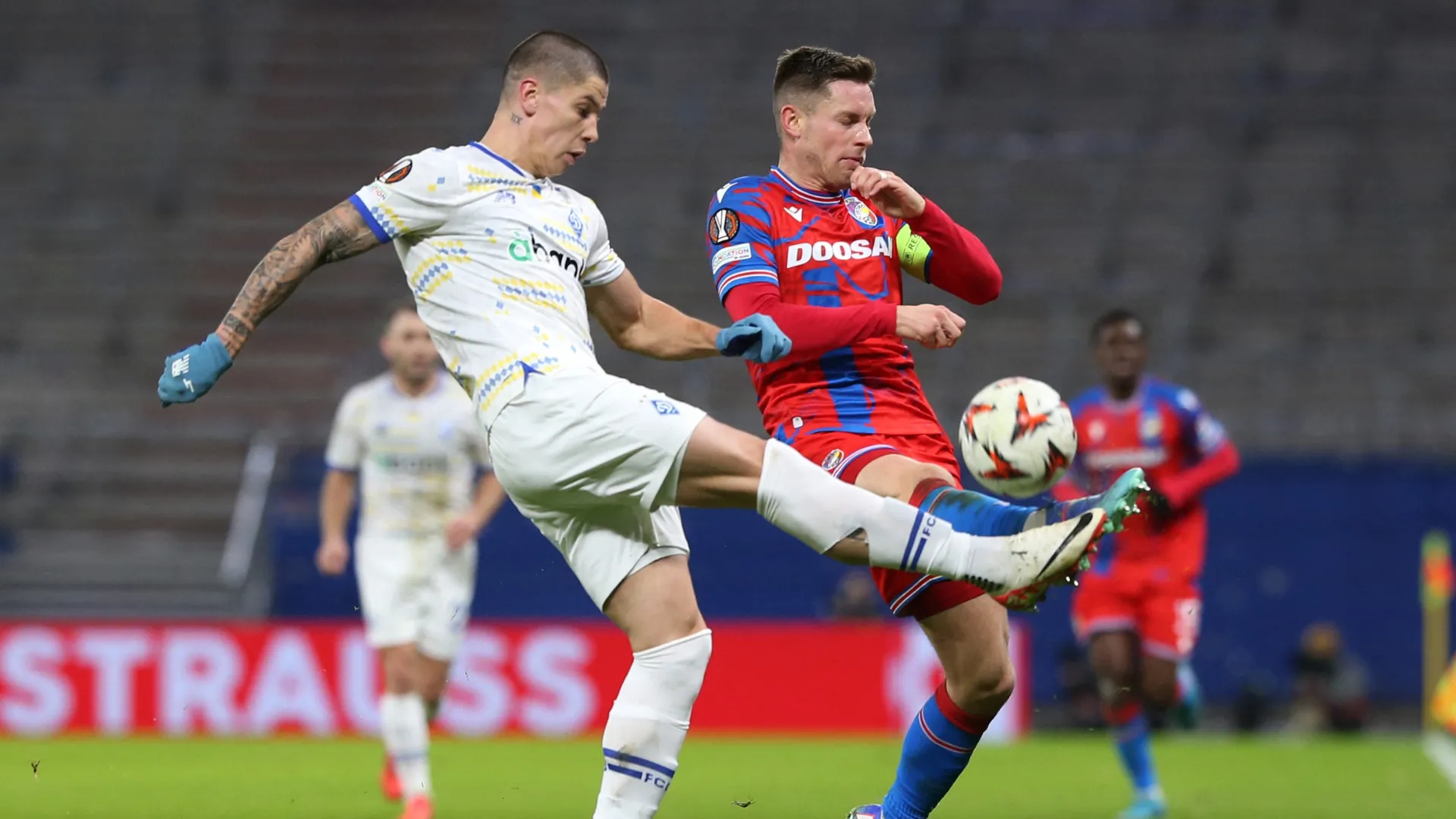 Denys Popov, trung vệ Dynamo Kyiv, mục tiêu chuyển nhượng của Watford
