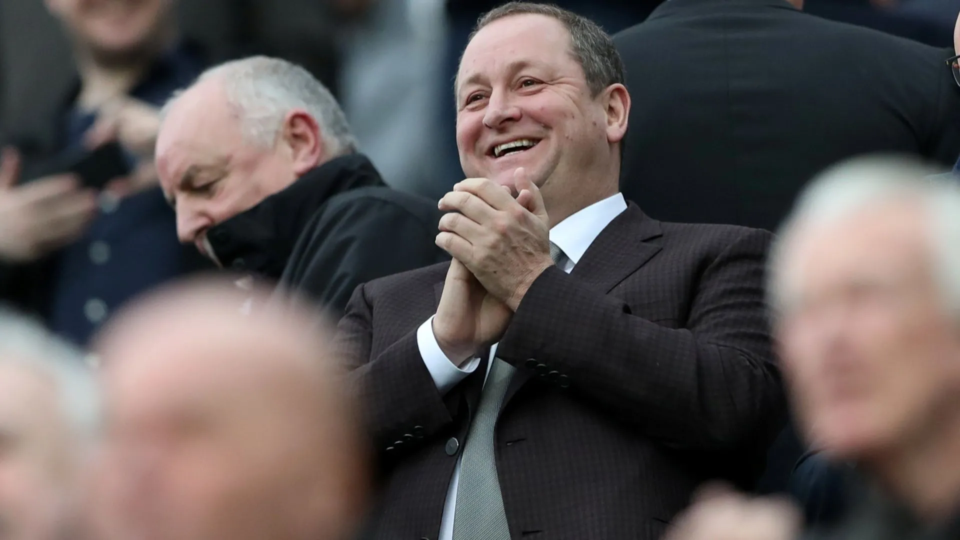 Mike Ashley, chủ sở hữu Frasers Group và CBS Arena, người đang đối mặt với áp lực từ kế hoạch sân mới của Coventry City