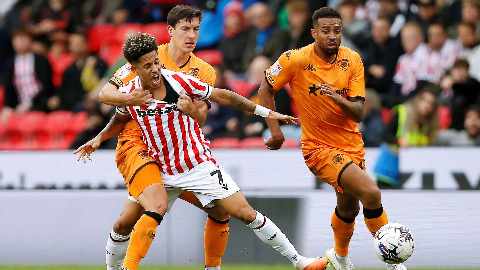 Tiền vệ cánh Andre Vidigal thi đấu cho Stoke City, hy vọng tìm lại phong độ đỉnh cao.