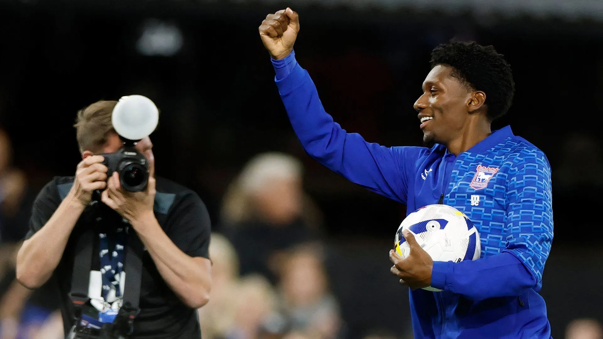 Cầu thủ Jaden Philogene lập hat-trick cho Ipswich Town trước Sheffield United