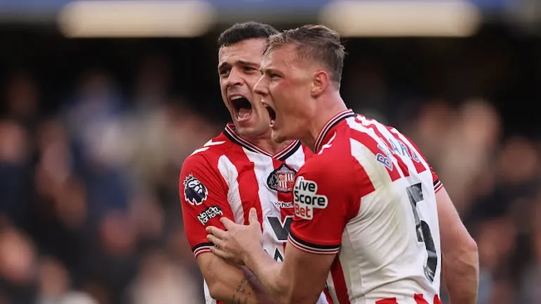 Tân binh Sunderland liên tục gây bất ngờ.