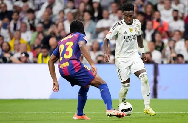 Vinicius khiến hàng thủ Barca vất vả, biểu tượng tấn công nhưng cần chín chắn hơn
