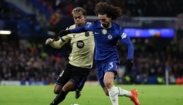 Lamine Yamal bị lu mờ trước Estevao trong trận Chelsea vs Barcelona